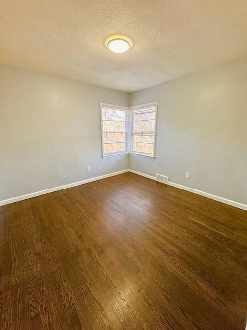 6876 Sni A Bar Rd, Kansas City, MO, 64129-1964 | Card Image