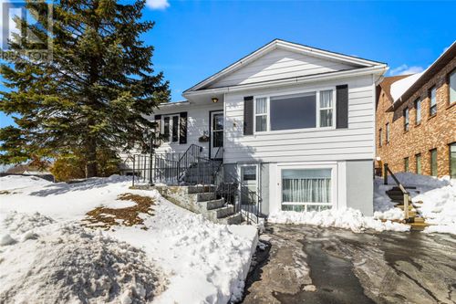 90 Elizabeth Ave, St. John's, NL, A1A1W7 | Card Image
