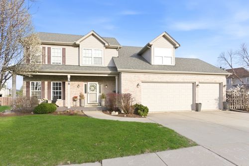 398 Essex Dr, Oswego, IL, 60543-7943 | Card Image
