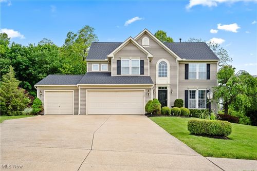 4527 Lexington Ridge Dr, Medina, OH, 44256-6375 | Card Image