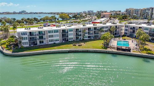 232-7401 Bay Island Dr S, SOUTH PASADENA, FL, 33707-4527 | Card Image