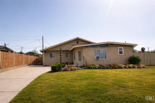 2501 Pageant St, Bakersfield, CA, 93306 | Card Image
