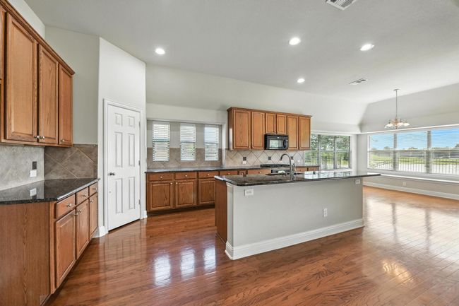 8120 Tyler Dr, House other with 3 bedrooms, 2 bathrooms and null parking in Lantana TX | Image 17