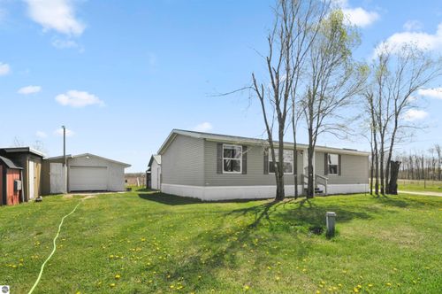 16328 110th Ave, Evart, MI, 49631-8594 | Card Image