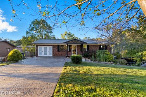 2833 Ithaca Dr, Knoxville, TN, 37918-4718 | Card Image