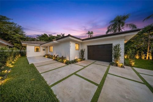 4241 Red Rd, Miami, FL, 33155-5320 | Card Image