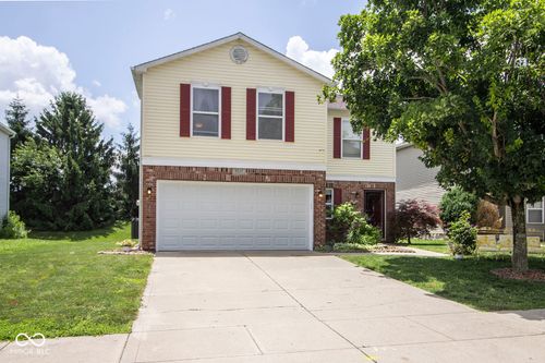 9215 Stones Bluff Pl, Camby, IN, 46113-8248 | Card Image