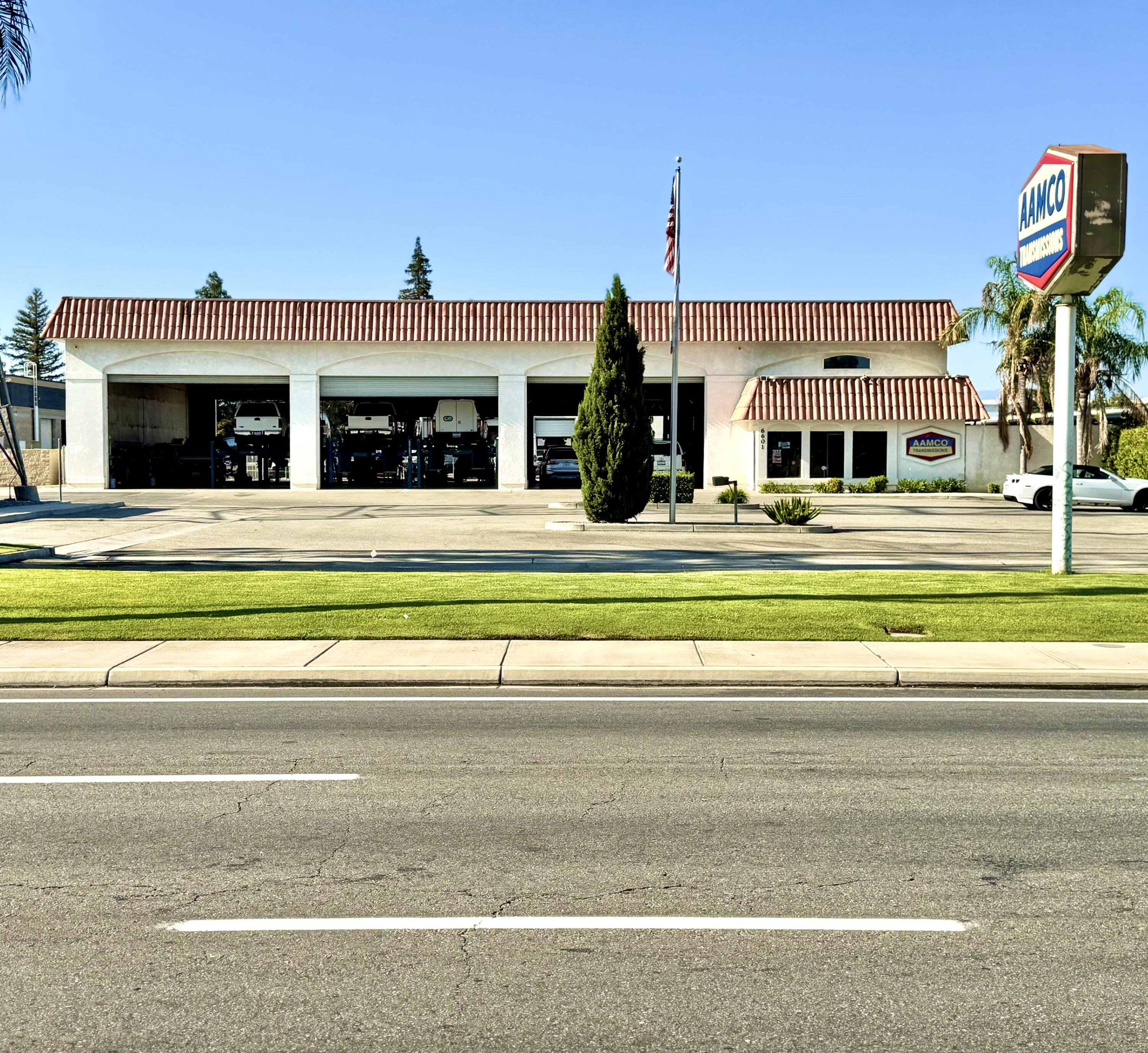 6601 White Ln, Bakersfield, CA 93309