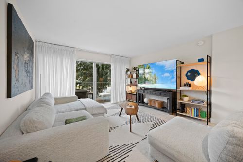 319-801 S Federal Hwy, POMPANO BEACH, FL, 33062-6762 | Card Image