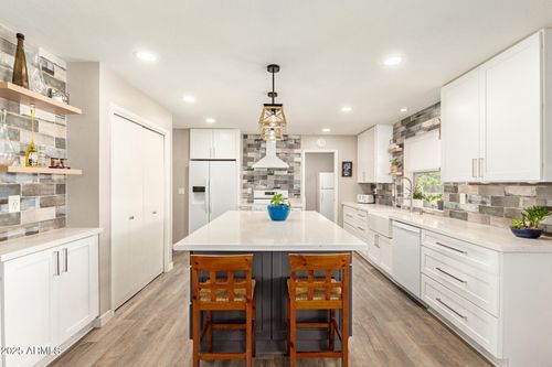 4630 E Capri Ave, Mesa, AZ, 85206-5039 | Card Image