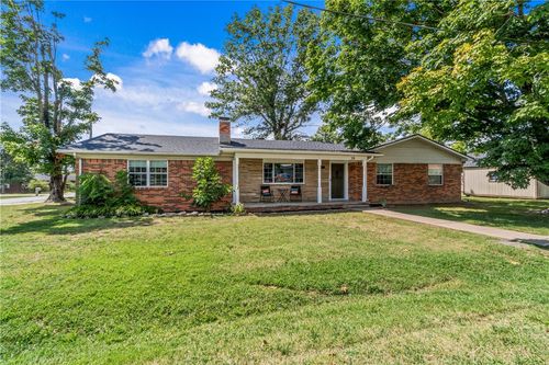 701 Nw Ford Ln, Bentonville, AR, 72712-4577 | Card Image