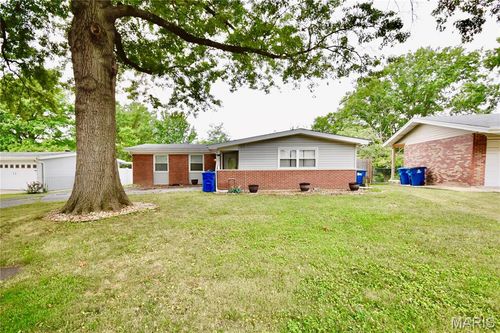 2919 Mid Course Dr, Saint Louis, MO, 63125-5226 | Card Image