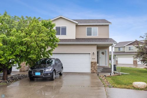 4229 Estate Dr S, Fargo, ND, 58104-3317 | Card Image