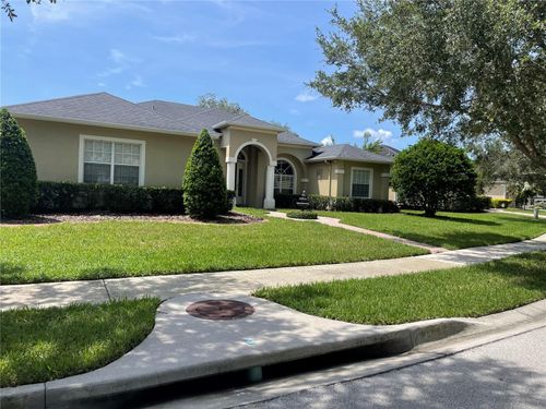 3647 Hollywood Pl, OVIEDO, FL, 32766-7066 | Card Image