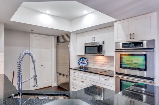 APT-900 - 5909 Luther Ln, Condo with 2 bedrooms, 2 bathrooms and null parking in Dallas TX | Image 9