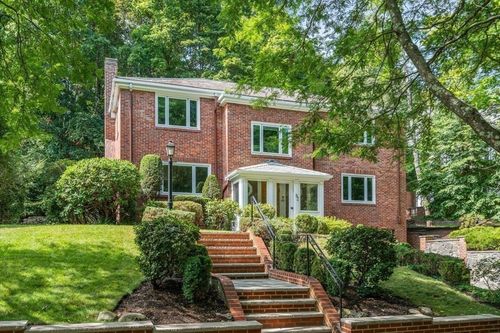 52 Clinton Road, Brookline, MA, 02445 | Card Image