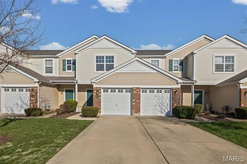 2067 Celebration Park Cir, Belleville, IL, 62220-3270 | Card Image