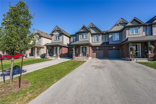 152 Heron St, Welland, ON, L3C0G8 | Card Image