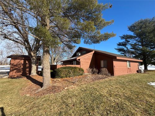 1514 1st Ave, Belle Plaine, IA, 52208-1404 | Card Image