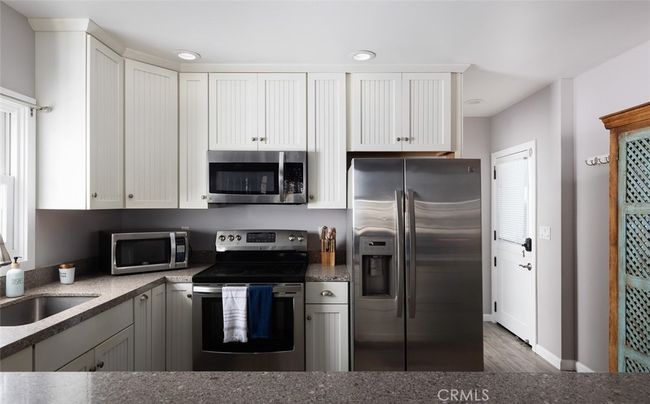 1113 W Balboa Blvd, House other with 6 bedrooms, 4 bathrooms and 2 parking in Newport Beach CA | Image 9