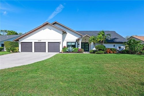 2307 Queens Way, NAPLES, FL, 34112-5425 | Card Image