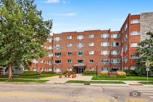 109-222 Madison St, Joliet, IL, 60435-8220 | Card Image