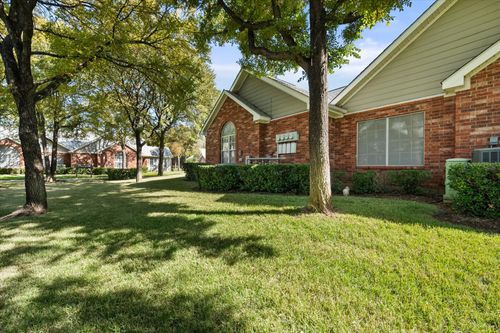 924 Bridges Drive, Arlington, TX, 76012 | Card Image