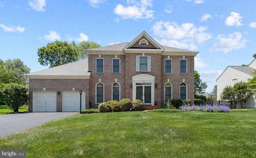 4804 Leighfield Valley Dr, Chantilly, VA, 20151-2332 | Card Image