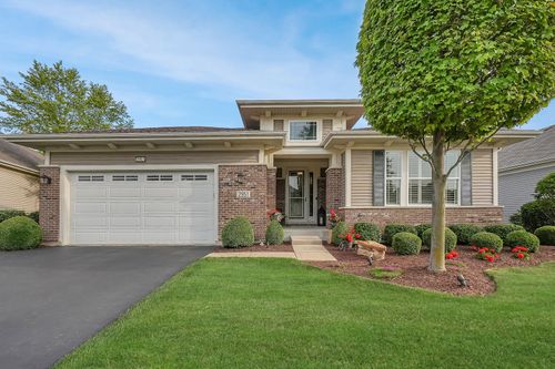 2951 Chevy Chase Ln, Naperville, IL, 60564-6021 | Card Image