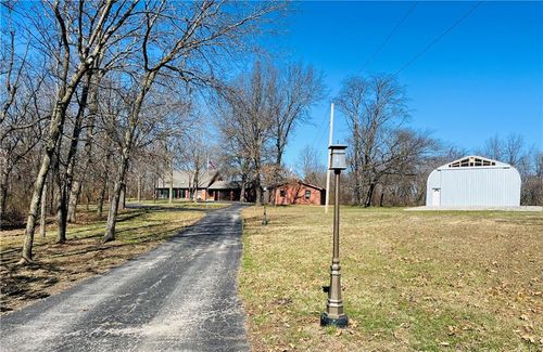 6920 S Buckner Tarsney Rd, Oak Grove, MO, 64075-7200 | Card Image