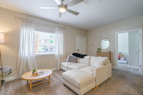 f3-700 N Main St, Washington, UT, 84780-2454 | Card Image