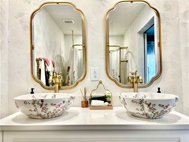 Gorgeous vessel sinks | Image 39