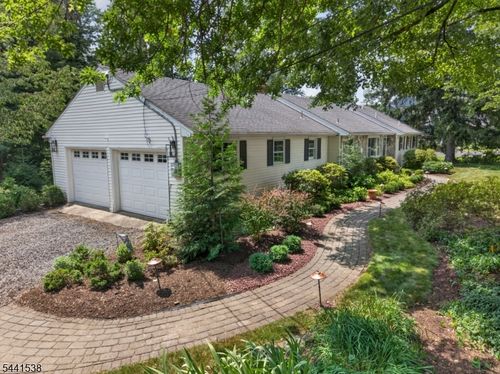 653 Foothill Rd, Bridgewater, NJ, 08807-1845 | Card Image