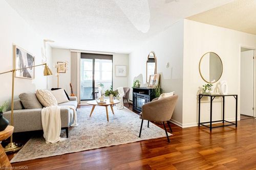 205-23 Main St, Dundas, ON, L9H2P7 | Card Image