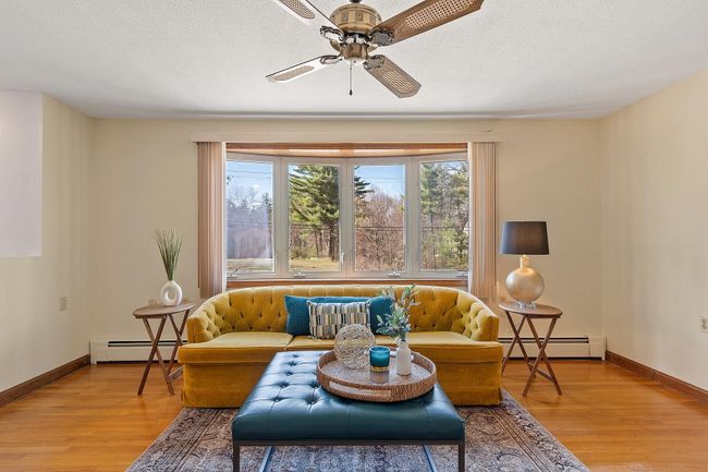 1096 W Hollis St, House other with 3 bedrooms, 3 bathrooms and null parking in Nashua NH | Image 13