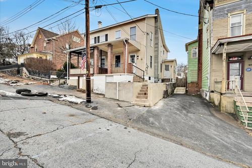 207 N 2nd St, AUBURN, PA, 17922-6010 | Card Image