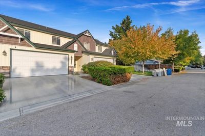 1853 S Kamiah Lane, Townhouse with 3 bedrooms, 3 bathrooms and 2 parking in Boise ID | Image 3