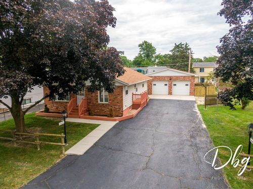 1323 Beverly Dr, Round Lake Beach, IL, 60073-1561 | Card Image