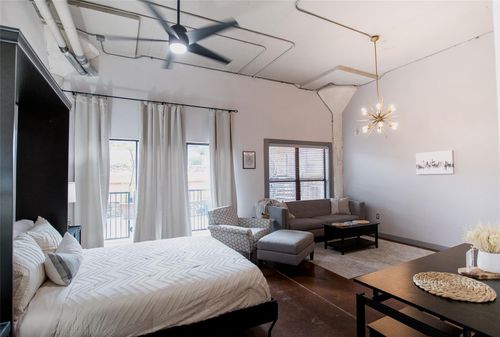 apt-309-2205 Mckinney St, Houston, TX, 77003-3553 | Card Image