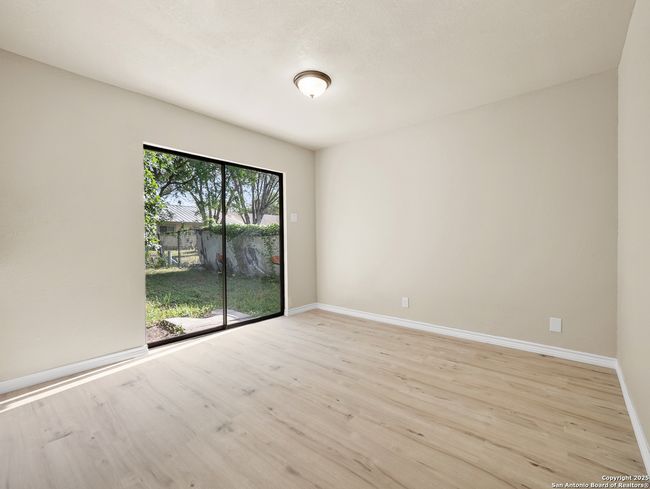 4819 Corian Oak Dr, House other with 3 bedrooms, 2 bathrooms and null parking in Kirby TX | Image 13
