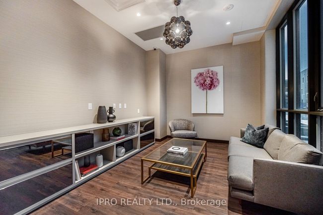 911 - 60 Honeycrisp Cres, Condo with 2 bedrooms, 1 bathrooms and null parking in Concord ON | Image 30