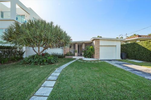 0-9424 Carlyle Ave, Surfside, FL, 33154-2446 | Card Image
