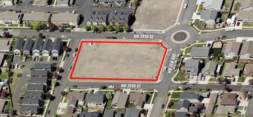 404 Nw 25th St, Redmond, OR, 97756 | Card Image