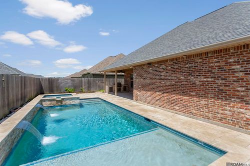 905 Lakehaven Dr, Gonzales, LA, 70737-5449 | Card Image