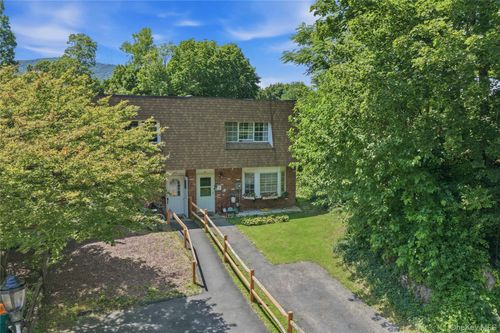 31 Roundtree Court, Beacon, NY, 12508 | Card Image