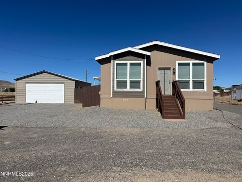 3913 Amber St, Silver Springs, NV, 89429-9333 | Card Image