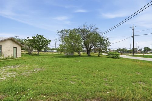 102 Marilyn Dr, Gregory, TX, 78359 | Card Image
