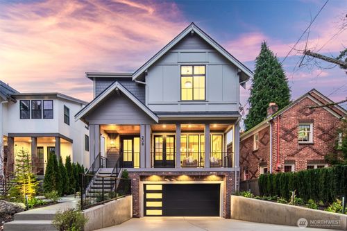 208 35th Ave E, Seattle, WA, 98112-4922 | Card Image