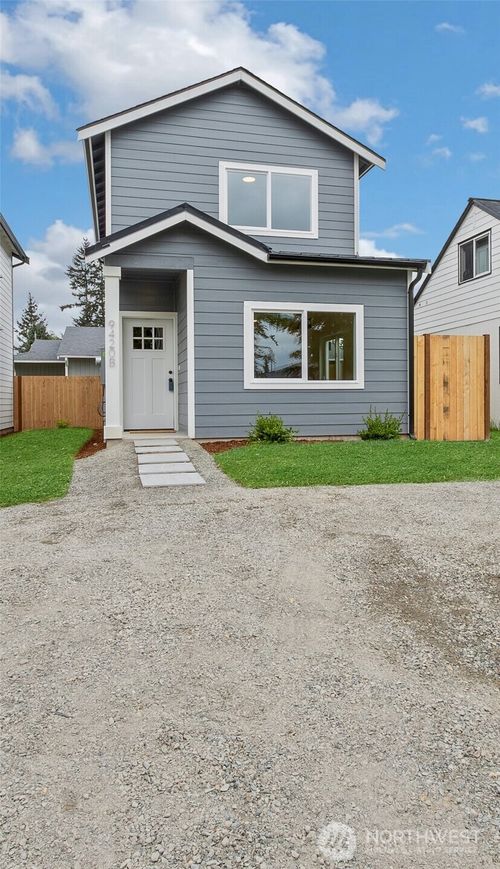 2-9420 S D St, Tacoma, WA, 98444-6228 | Card Image