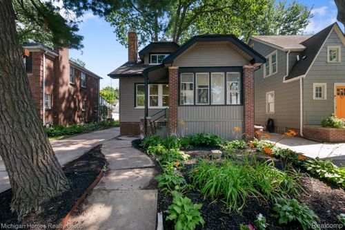62 Wellesley Dr. Drive, Pleasant Ridge, MI, 48069 | Card Image